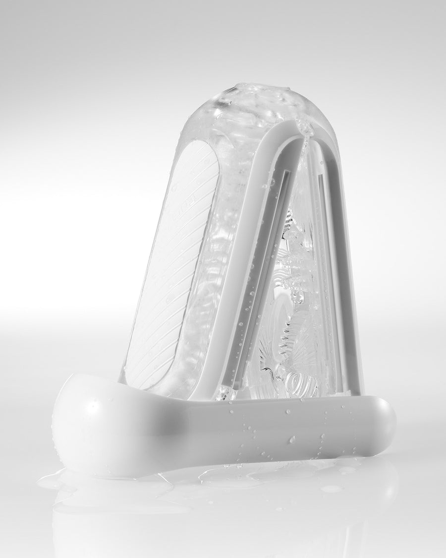 The slide arms acting as a drying stand for the FLIP ZERO 
