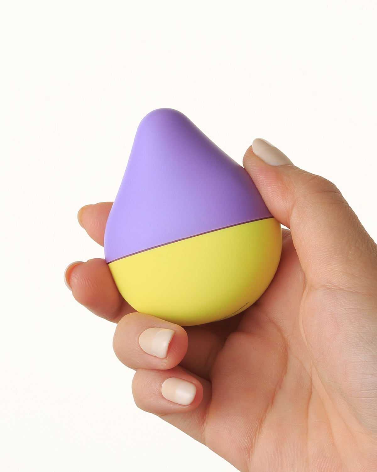 iroha mini held in hand